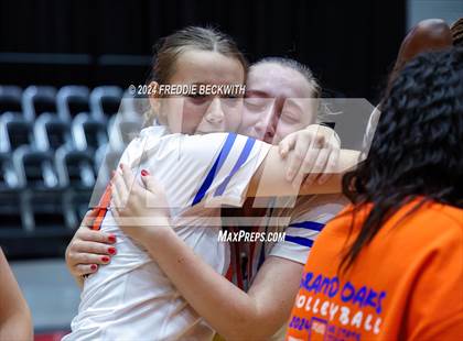 Thumbnail 1 in Grand Oaks vs. Fulshear (UIL 6A Volleyball Division I Final) photogallery.