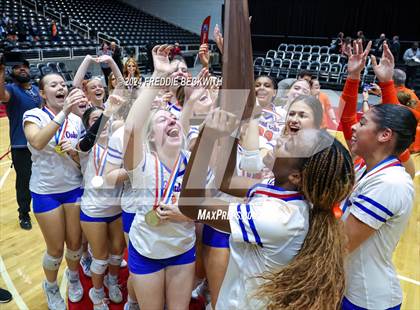 Thumbnail 1 in Grand Oaks vs. Fulshear (UIL 6A Volleyball Division I Final) photogallery.