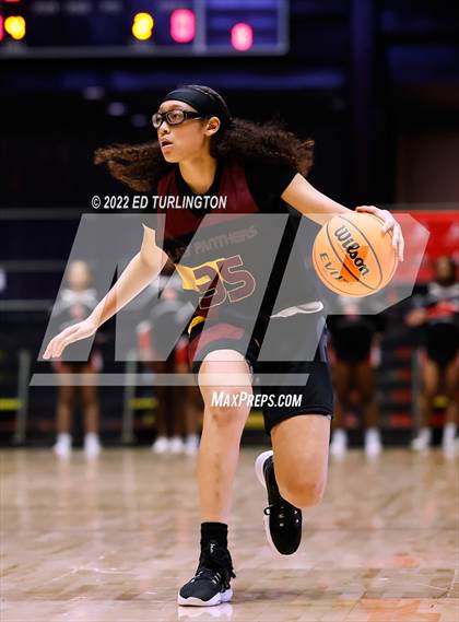 Thumbnail 3 in Forest Park vs. Woodward Academy GHSA 5A Championship photogallery.