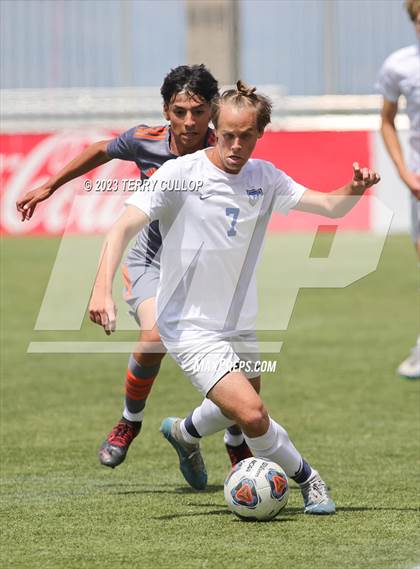 Thumbnail 1 in Skyridge vs. Pleasant Grove (UHSAA 6A Semifinal) photogallery.