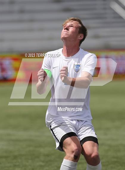 Thumbnail 3 in Skyridge vs. Pleasant Grove (UHSAA 6A Semifinal) photogallery.