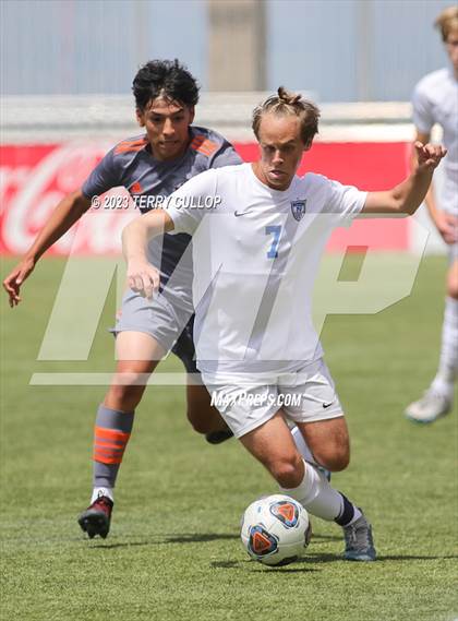 Thumbnail 2 in Skyridge vs. Pleasant Grove (UHSAA 6A Semifinal) photogallery.