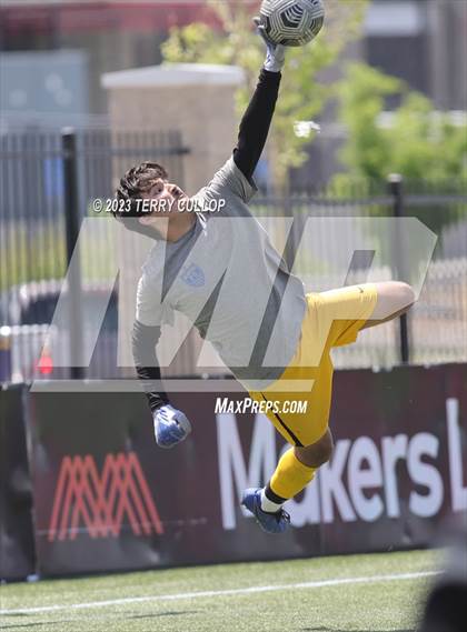 Thumbnail 1 in Skyridge vs. Pleasant Grove (UHSAA 6A Semifinal) photogallery.