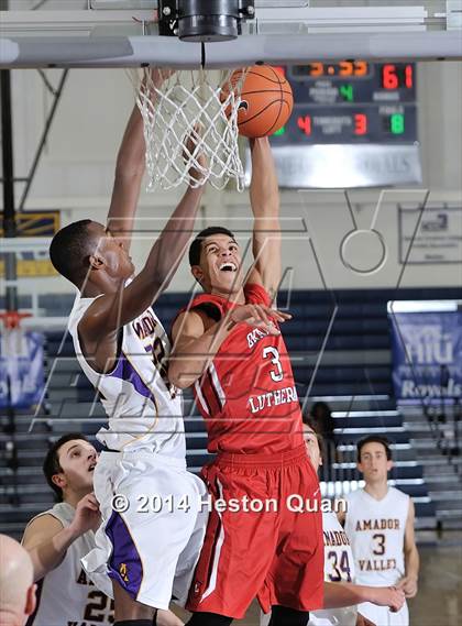 Thumbnail 2 in Orange Lutheran vs. Amador Valley (Orange Holiday Classic) photogallery.