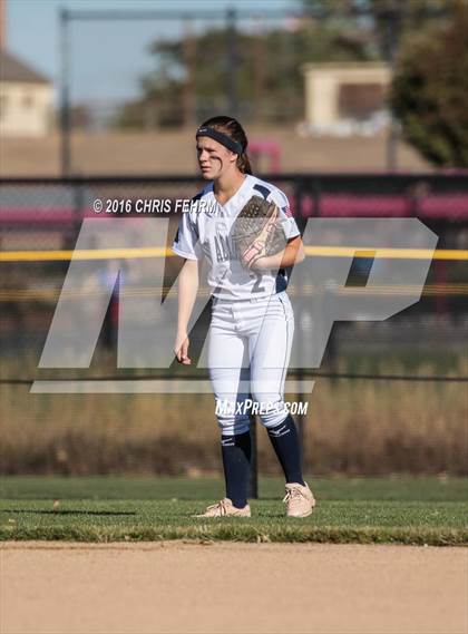 Thumbnail 1 in Elizabeth vs. Air Academy (CHSAA 4A First Round Playoff) photogallery.