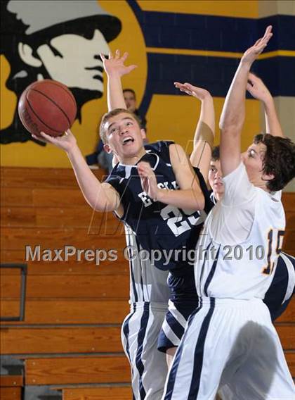 Thumbnail 3 in Vista del Lago vs. Elk Grove (Trojan Toss-Up) photogallery.