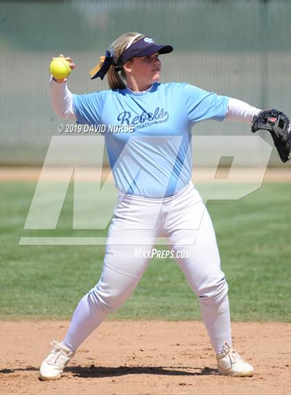 Thumbnail 2 in Quartz Hill vs. Paraclete photogallery.