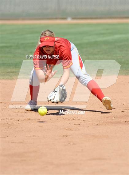 Thumbnail 2 in Quartz Hill vs. Paraclete photogallery.