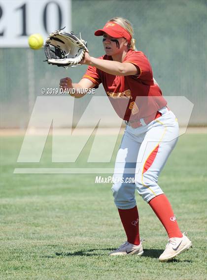 Thumbnail 3 in Quartz Hill vs. Paraclete photogallery.