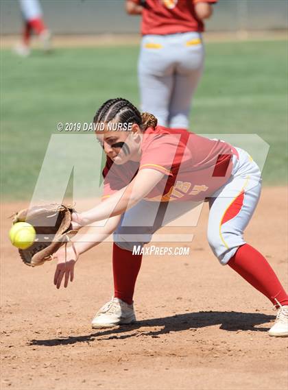 Thumbnail 2 in Quartz Hill vs. Paraclete photogallery.