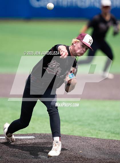 Thumbnail 2 in Windsor vs. Cheyenne Mountain (CHSAA 4A 4th Round Consolation) photogallery.
