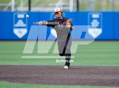 Thumbnail 2 in Windsor vs. Cheyenne Mountain (CHSAA 4A 4th Round Consolation) photogallery.