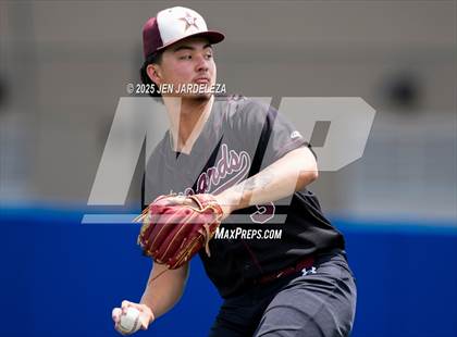 Thumbnail 2 in Windsor vs. Cheyenne Mountain (CHSAA 4A 4th Round Consolation) photogallery.