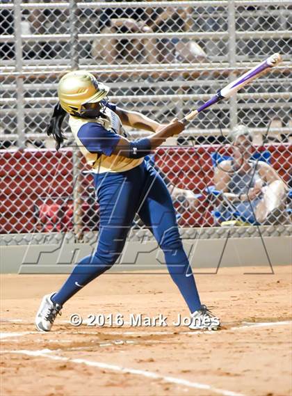 Thumbnail 1 in Desert Vista vs. Pinnacle (AIA D1 Semifinal) photogallery.