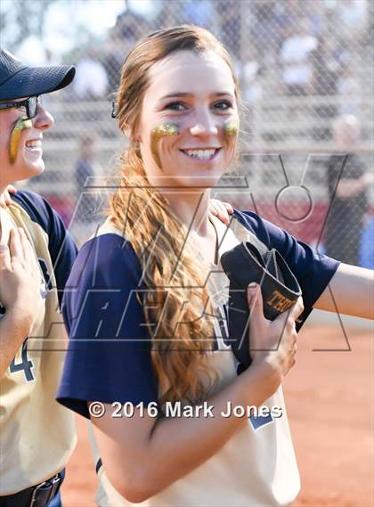 Thumbnail 3 in Desert Vista vs. Pinnacle (AIA D1 Semifinal) photogallery.