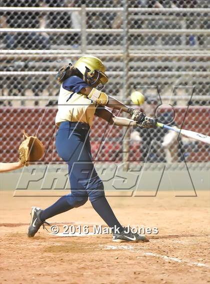 Thumbnail 3 in Desert Vista vs. Pinnacle (AIA D1 Semifinal) photogallery.