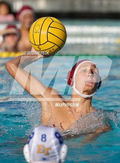 Thumbnail 3 in El Toro @ Esperanza photogallery.
