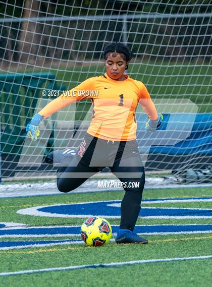 Thumbnail 2 in Indianapolis Cardinal Ritter vs. Brebeuf Jesuit Preparatory (IHSAA 2A Sectional Semi-final) photogallery.