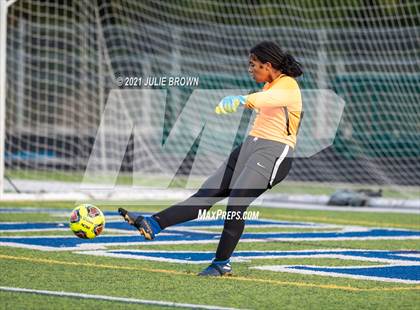 Thumbnail 2 in Indianapolis Cardinal Ritter vs. Brebeuf Jesuit Preparatory (IHSAA 2A Sectional Semi-final) photogallery.