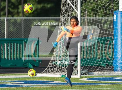 Thumbnail 3 in Indianapolis Cardinal Ritter vs. Brebeuf Jesuit Preparatory (IHSAA 2A Sectional Semi-final) photogallery.