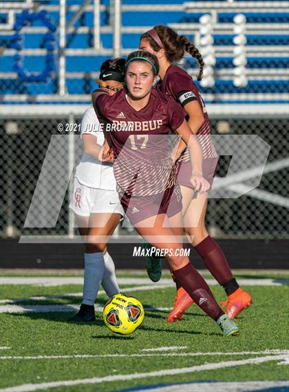 Thumbnail 2 in Indianapolis Cardinal Ritter vs. Brebeuf Jesuit Preparatory (IHSAA 2A Sectional Semi-final) photogallery.