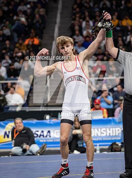 Thumbnail 1 in NYSPHSAA D2 Finals photogallery.