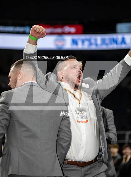 Thumbnail 3 in NYSPHSAA D2 Finals photogallery.