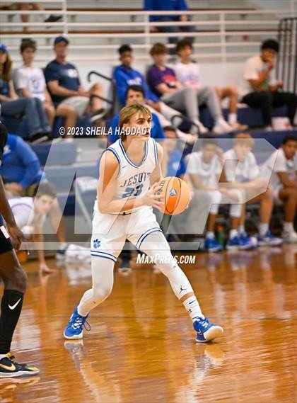 Thumbnail 3 in Hillsborough @ Jesuit photogallery.