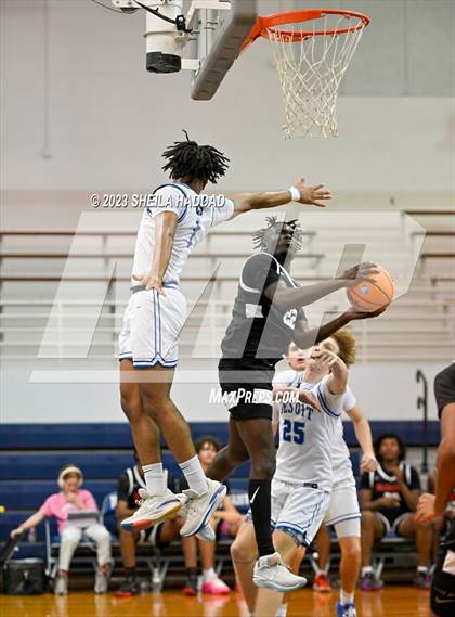 Thumbnail 1 in Hillsborough @ Jesuit photogallery.