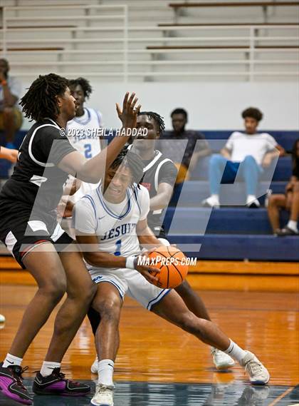 Thumbnail 3 in Hillsborough @ Jesuit photogallery.