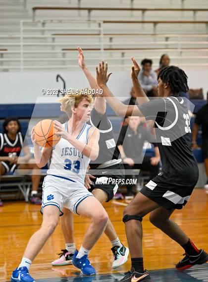Thumbnail 3 in Hillsborough @ Jesuit photogallery.