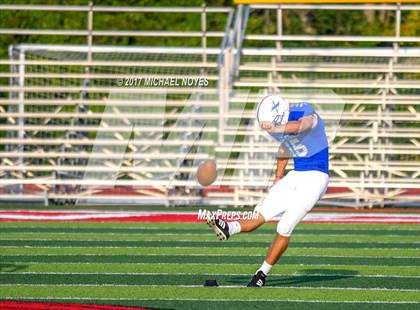 Thumbnail 2 in Hinsdale Central vs. St. Xavier (Crosstown Showdown) photogallery.