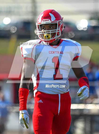 Thumbnail 2 in Hinsdale Central vs. St. Xavier (Crosstown Showdown) photogallery.