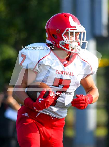 Thumbnail 1 in Hinsdale Central vs. St. Xavier (Crosstown Showdown) photogallery.