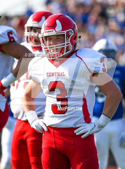 Thumbnail 2 in Hinsdale Central vs. St. Xavier (Crosstown Showdown) photogallery.