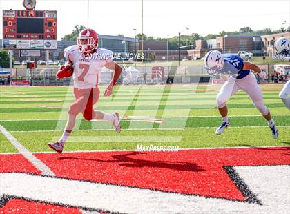 Thumbnail 3 in Hinsdale Central vs. St. Xavier (Crosstown Showdown) photogallery.