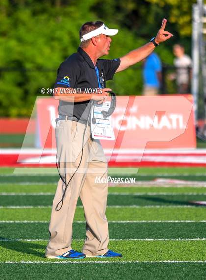 Thumbnail 3 in Hinsdale Central vs. St. Xavier (Crosstown Showdown) photogallery.