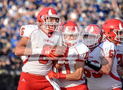 Thumbnail 3 in Hinsdale Central vs. St. Xavier (Crosstown Showdown) photogallery.
