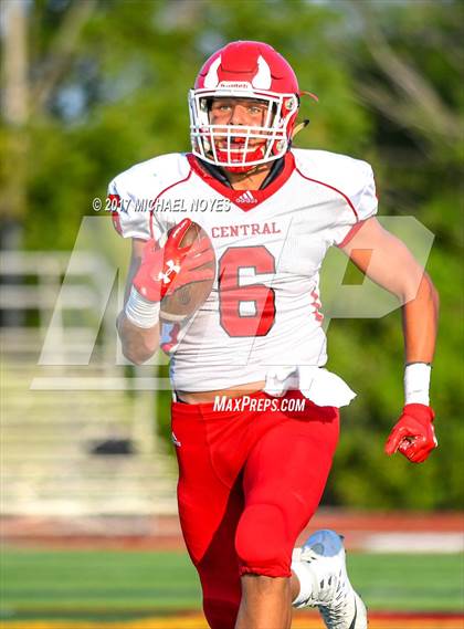 Thumbnail 3 in Hinsdale Central vs. St. Xavier (Crosstown Showdown) photogallery.