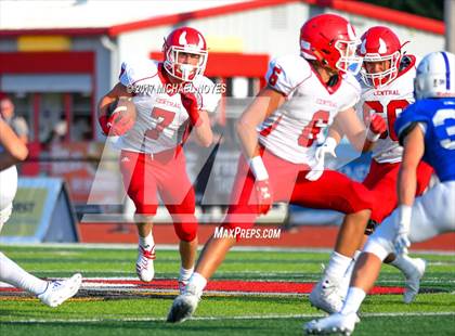 Thumbnail 1 in Hinsdale Central vs. St. Xavier (Crosstown Showdown) photogallery.