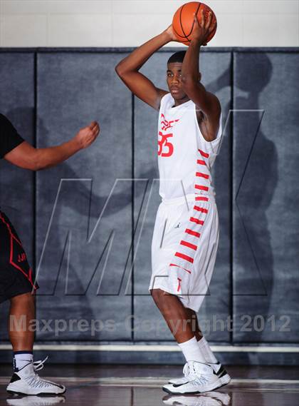 Thumbnail 2 in Pearce vs. Taft (McDonald's Texas Invitational) photogallery.