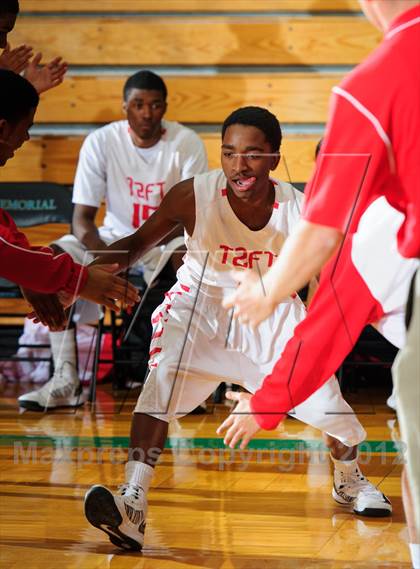 Thumbnail 2 in Pearce vs. Taft (McDonald's Texas Invitational) photogallery.