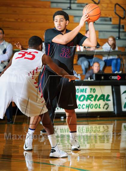 Thumbnail 2 in Pearce vs. Taft (McDonald's Texas Invitational) photogallery.