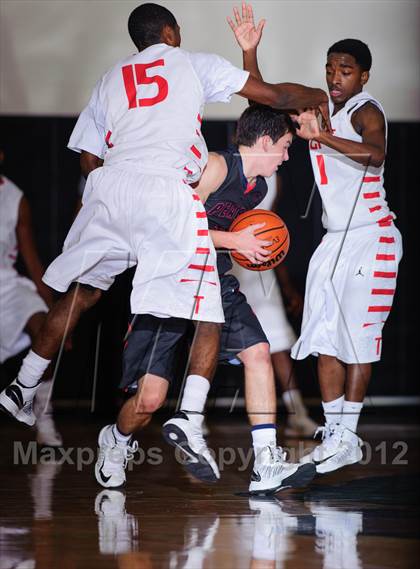 Thumbnail 3 in Pearce vs. Taft (McDonald's Texas Invitational) photogallery.