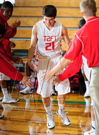 Thumbnail 2 in Pearce vs. Taft (McDonald's Texas Invitational) photogallery.