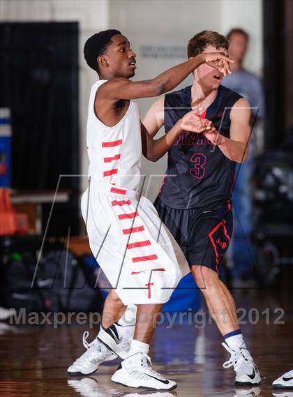 Thumbnail 1 in Pearce vs. Taft (McDonald's Texas Invitational) photogallery.