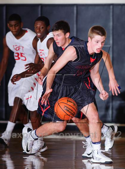 Thumbnail 1 in Pearce vs. Taft (McDonald's Texas Invitational) photogallery.