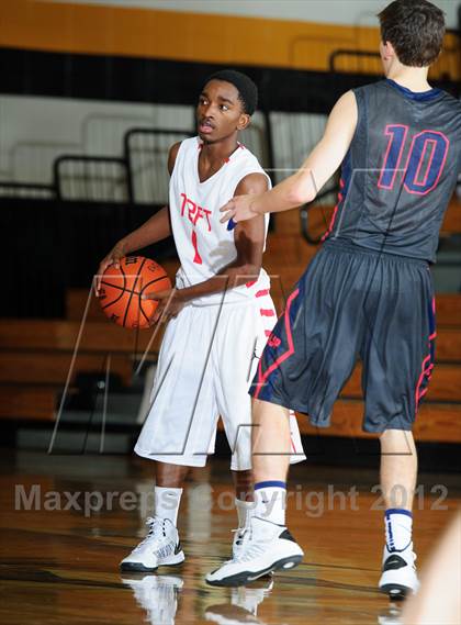Thumbnail 3 in Pearce vs. Taft (McDonald's Texas Invitational) photogallery.