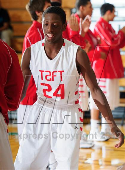 Thumbnail 2 in Pearce vs. Taft (McDonald's Texas Invitational) photogallery.