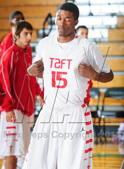 Thumbnail 3 in Pearce vs. Taft (McDonald's Texas Invitational) photogallery.